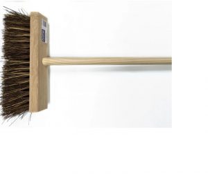 HomeHardware Cane/ Bassine Flat Top Broom Head + Handle