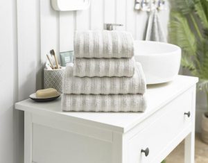 Richmond Bath Towel Light Grey