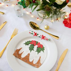 Napkin Holly Shapped Pudding