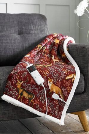 Deyongs Fox & Deer Mulberry Heated Throw 140x180cm