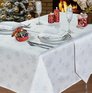 Le Chateau Snowflake 132cm x 228cm Tablecloth