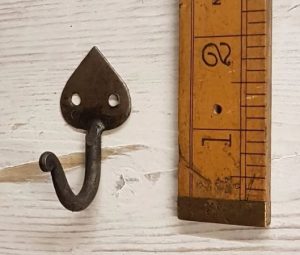 Hook Gothic End Black