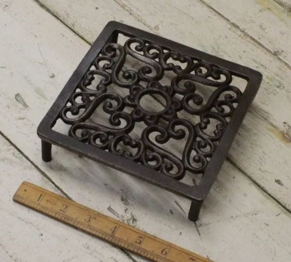 trivet round antique iron swirl 155mm / 6? diameter