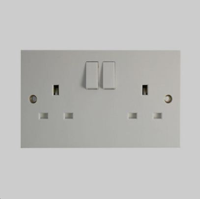 2 gang switched socket outlet bagged jegs