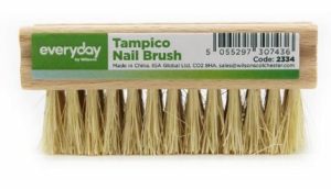 WOODEN NAIL BRUSH TAMPICO FIBRE